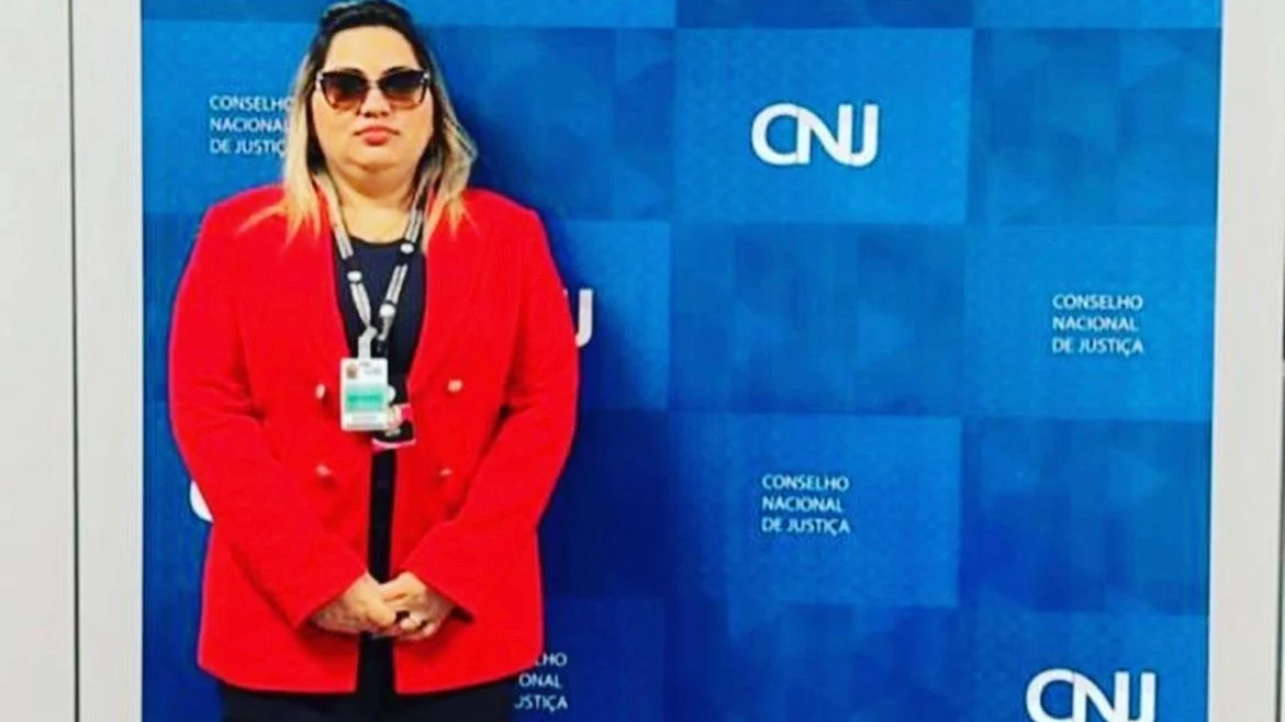 Justiça do Amazonas manda prender Luciene Barbosa, conhecida como 'dama do tráfico', e seu marido