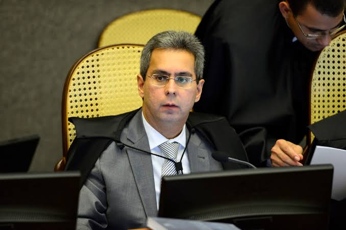 STJ ajusta decisão sobre fornecimento de medicamentos