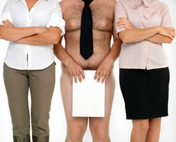 Justiça valida demissão por justa causa de funcionário que ficou nu no trabalho