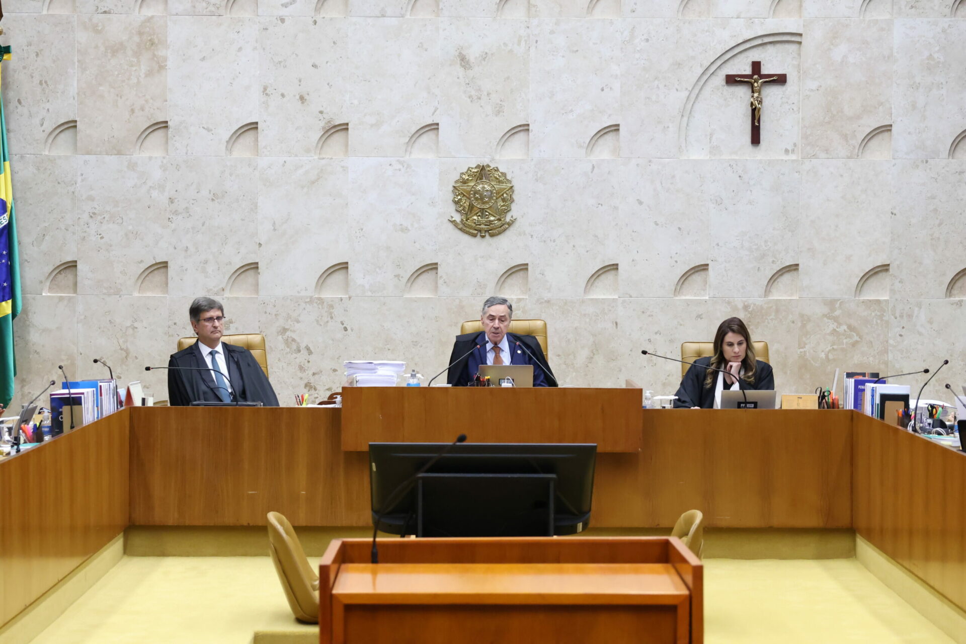 Orçamento do Judiciário federal continua dentro do teto e do arcabouço fiscal, diz presidente do STF  