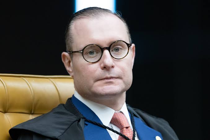 STF valida exigência obrigatória de ensino superior para técnico judiciário