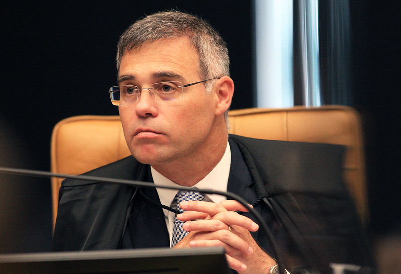 Inquérito da PF contra Silvio Almeida é prorrogado pelo STF