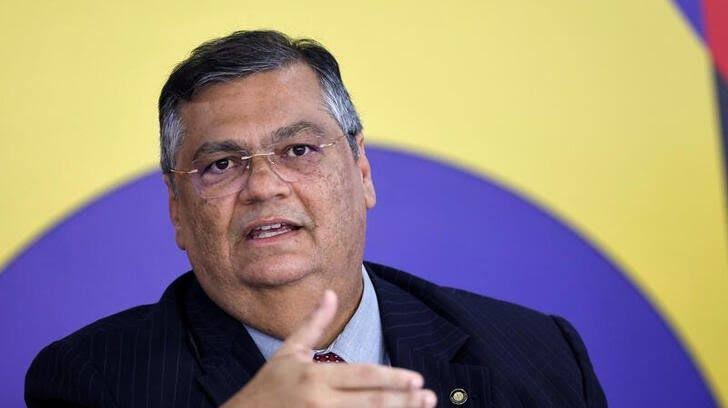 Dino dá 10 dias para Congresso explicar nova norma sobre emendas