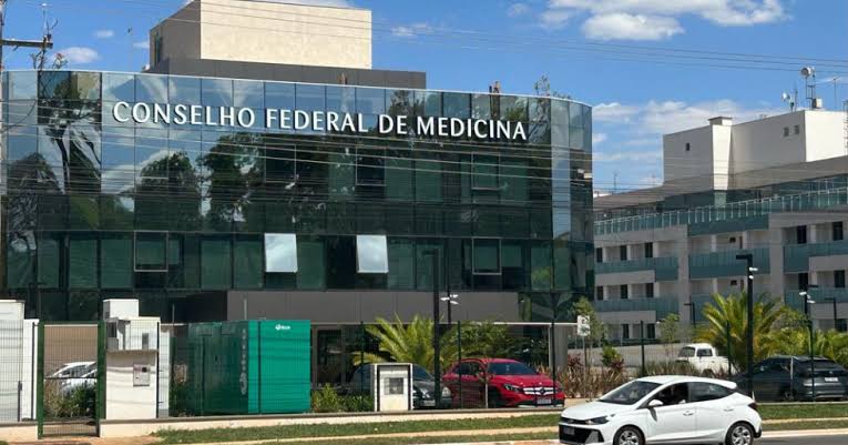 CFM vai à Justiça contra resolução que autoriza farmacêuticos a prescreverem medicamentos