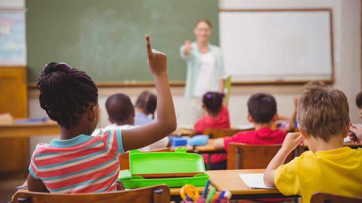 Escola é obrigada a matricular irmãos na mesma unidade com base no ECA