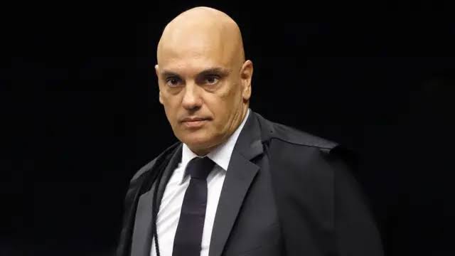 Moraes exibe vídeo com cenas violentas do 8 de Janeiro durante julgamento no STF