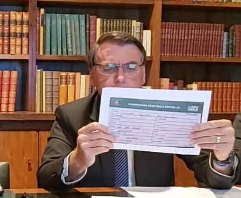 Moraes arquiva investigação contra Bolsonaro por fraude em cartão de vacina