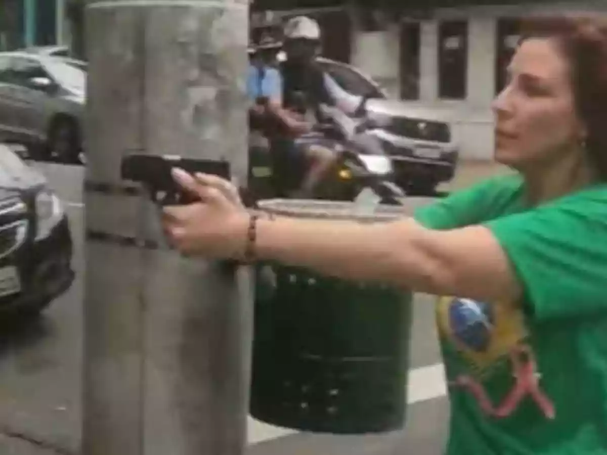 Gilmar Mendes e Cármen Lúcia votam para condenar Carla Zambelli a 5 anos de prisão e perda do mandato