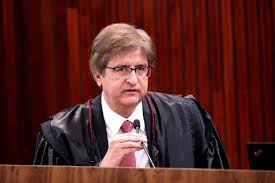 PGR arquiva inquérito sobre cartão de vacina de Bolsonaro por falta de provas