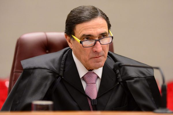 STJ debate necessidade de citação por oficial para arresto eletrônico