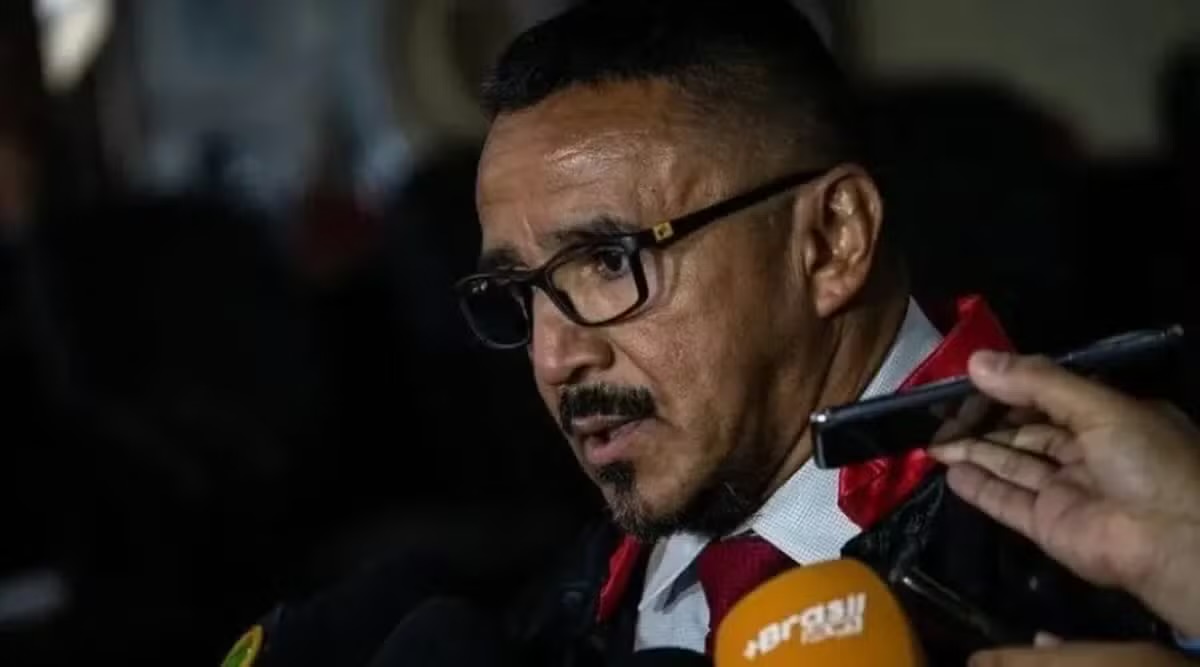 Ação de advogada chamada de 'cadela' em audiência fica parada após dez promotores recusarem analisar o caso; ‘corporativismo’, diz advogado