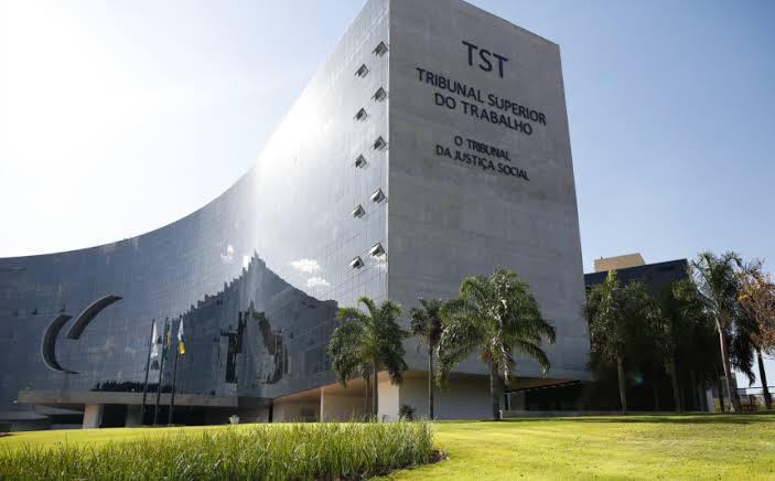 TST admite recurso de emissora e afasta deserção por custas pagas por empresa do mesmo grupo