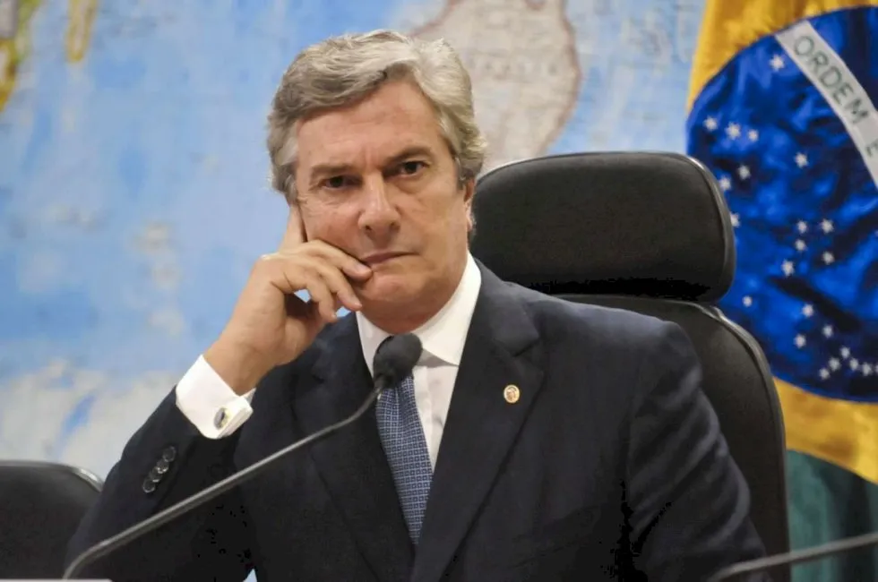 Laudo médico aponta que Fernando Collor pode ser tratado dentro do presídio em Maceió