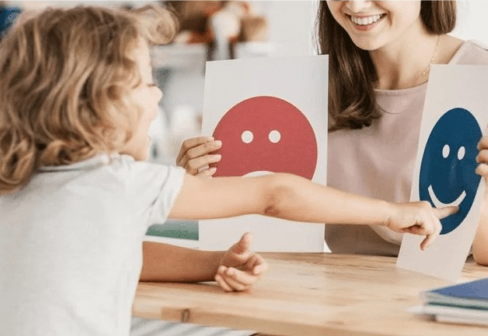 Plano de saúde deve custear tratamento para criança com autismo e TDAH, decide Justiça de Recife