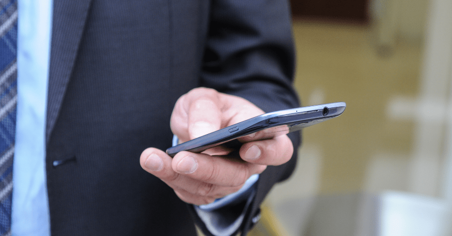 OAB pedirá ao STF revisão de medida que restringe uso de celulares por advogados nas sessões da Primeira Turma