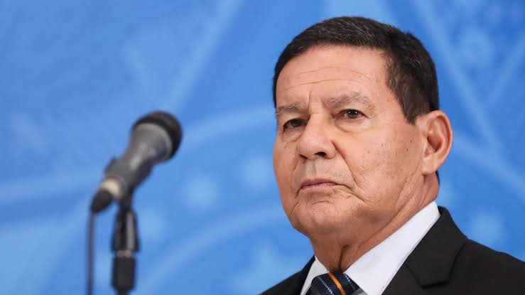 Mourão diz ao STF que Bolsonaro estava pronto para entregar o governo a Lula