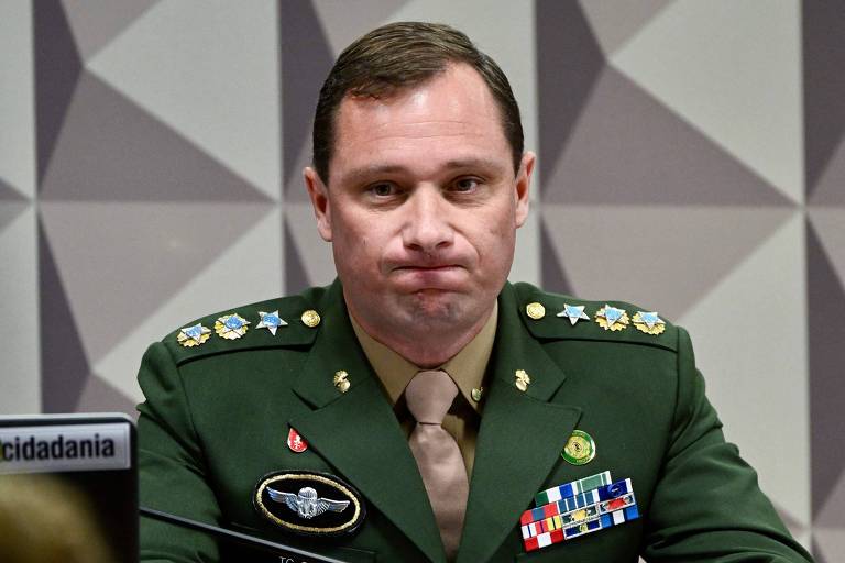 Moraes nega extinção da pena de Mauro Cid e devolução de passaporte