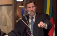 “Nenhum advogado deve ingressar em sessão se for proibido de entrar com celular”, reforça presidente da OAB-RS após orientação do CFOAB