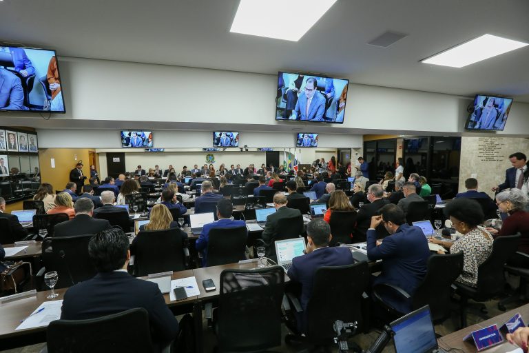 Condenados por ilícitos raciais não poderão se inscrever na OAB, define Conselho Federal da Ordem ao aprovar súmula