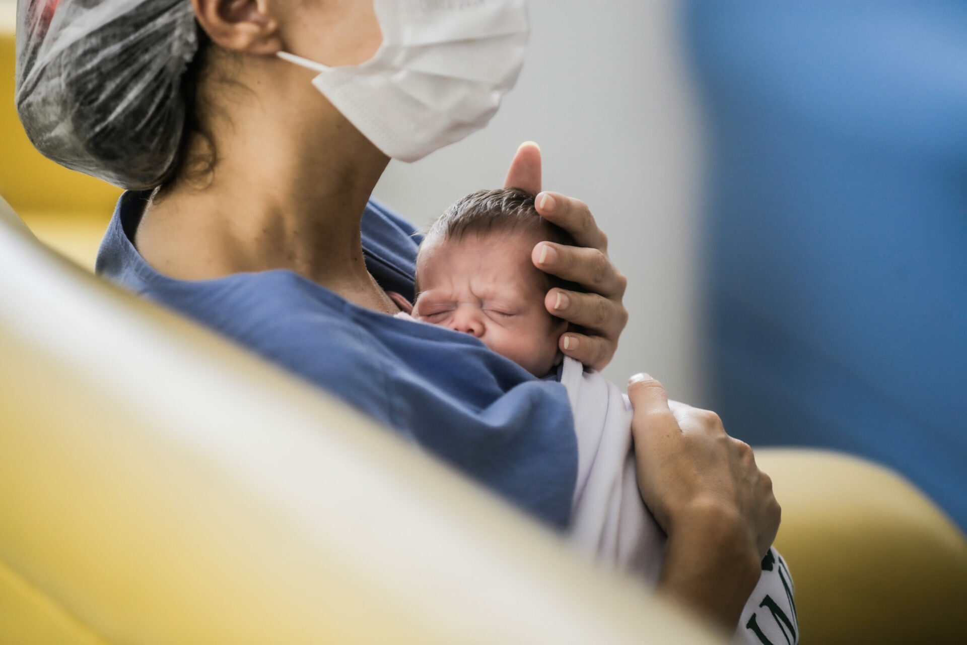 Justiça anula férias de trabalhadora com licença-maternidade reconhecida após internação e óbito do filho