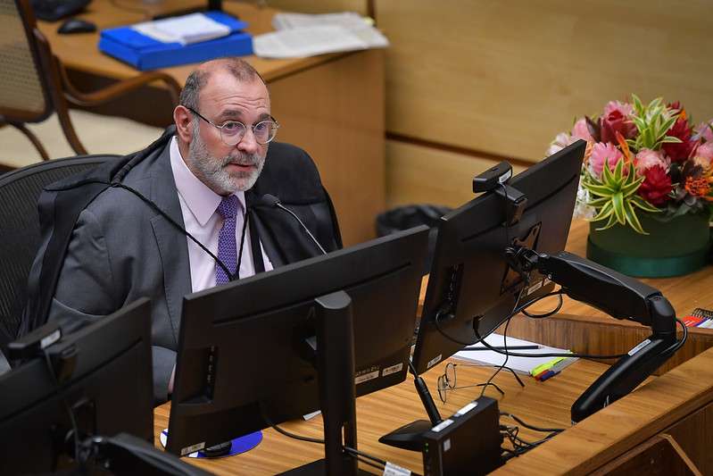 STJ substitui prisão preventiva por medidas cautelares para acusado de fraude em licitação e corrupção