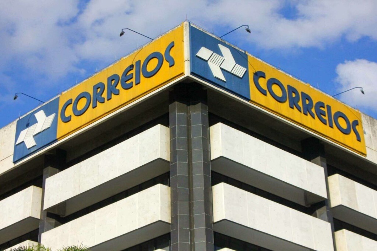 Juiz impede que Correios imponha trabalho presencial obrigatório a advogados da empresa