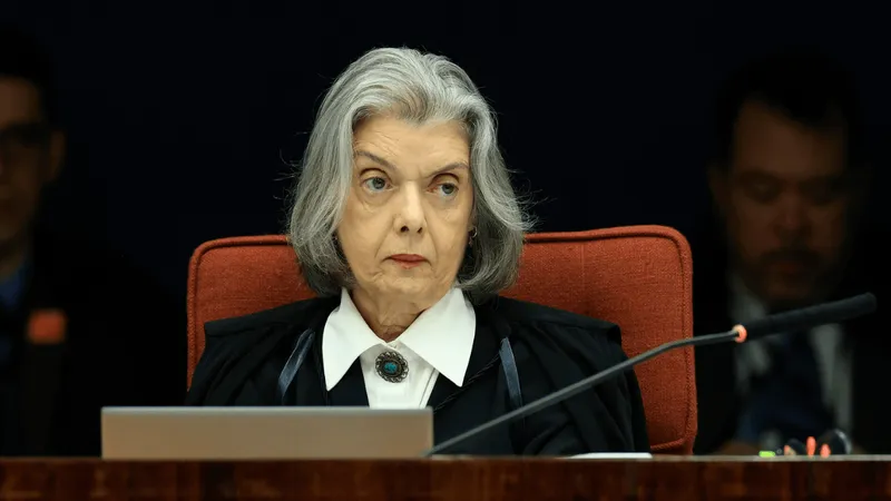 Cármen Lúcia pede vista e suspende novo julgamento sobre aplicação da revisão da vida toda