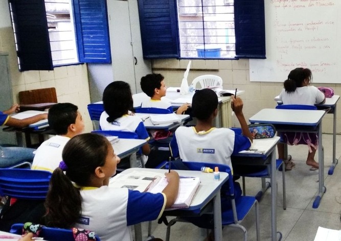 Justiça de Rondônia obriga escolas a trocarem sinais sonoros por músicas para proteger alunos autistas