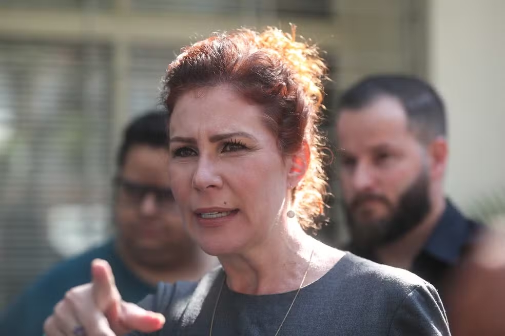 STF forma maioria para manter condenação de Carla Zambelli a 10 anos de prisão por invasão aos sistemas do CNJ