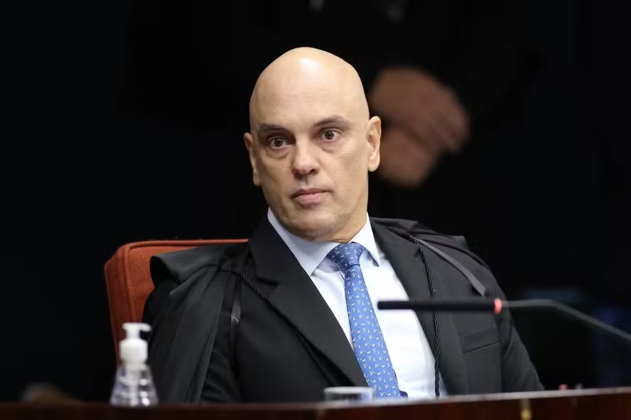 Bolsonaro tentou obter "uma inconstitucional anistia" em troca do fim de medidas econômicas contra o Brasil, diz Moraes em decisão