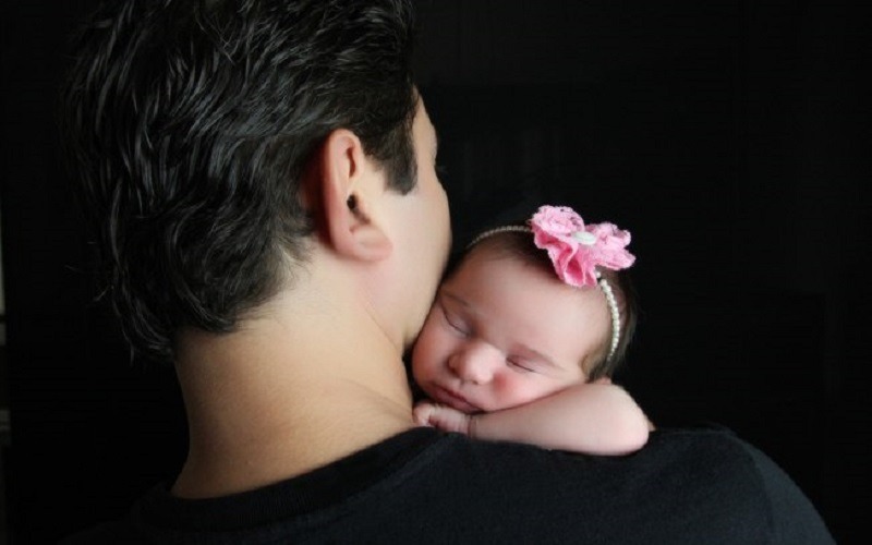 Justiça permite que pai visite a filha de quatro meses a partir de princípio do melhor interesse