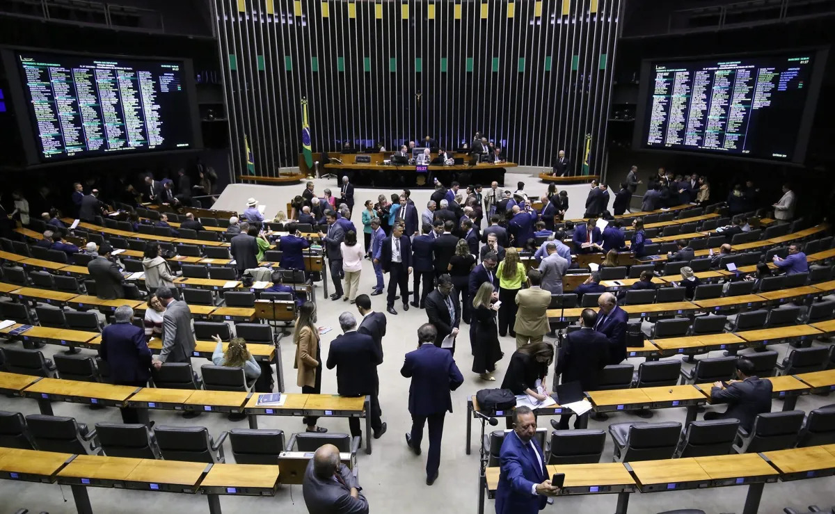 Câmara aprova texto-base para criar 160 funções comissionadas e 40 cargos de polícia judicial no STF