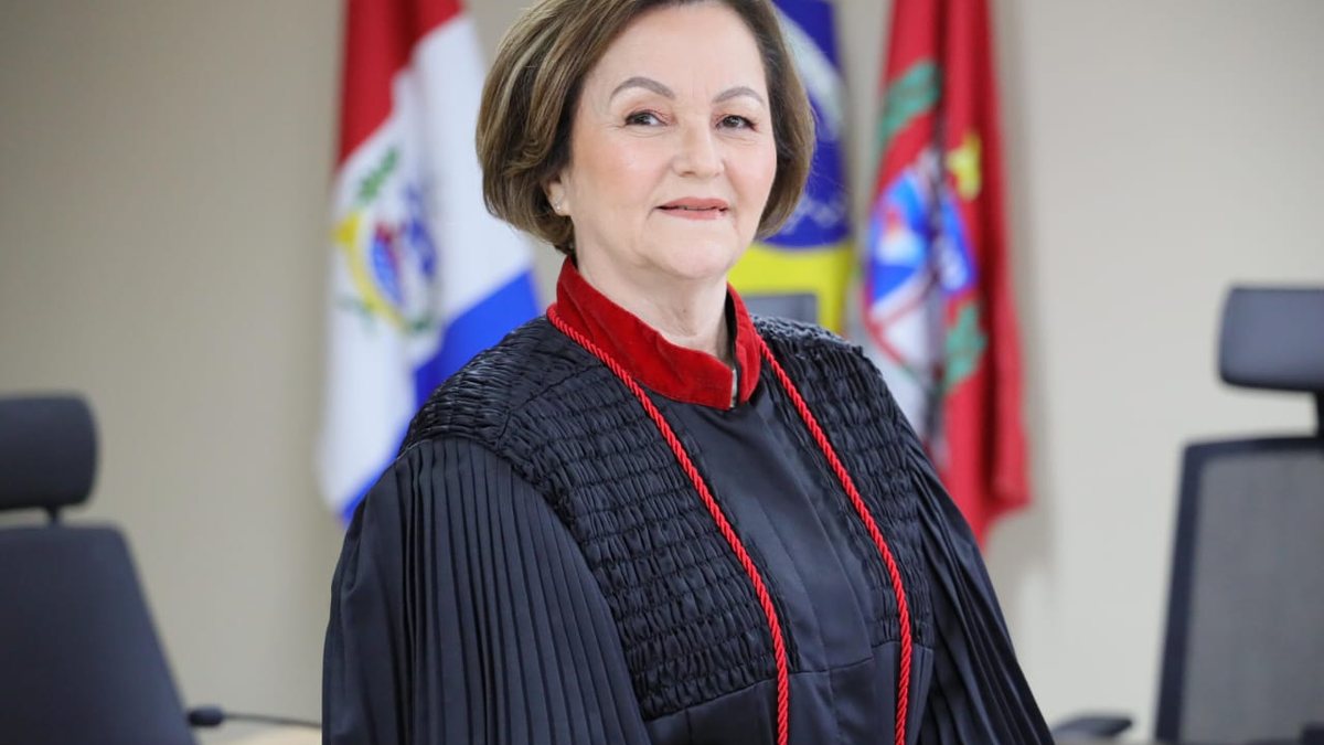 Lula confirma indicação de Marluce Caldas para ministra do STJ