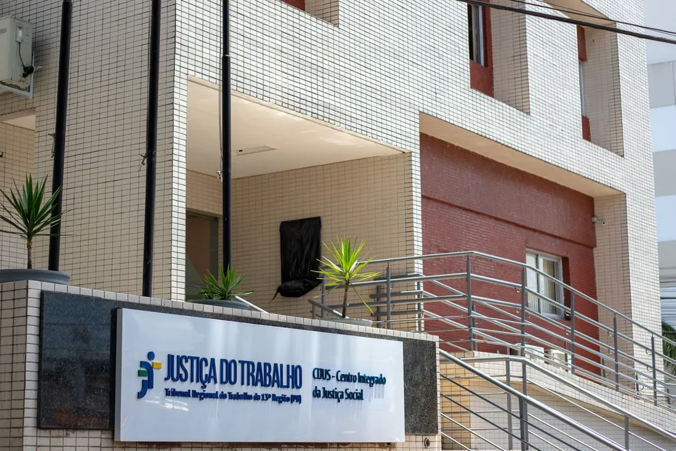 Justiça absolve escola da Paraíba em caso de denúncia por racismo, mas condena por diferenças salariais