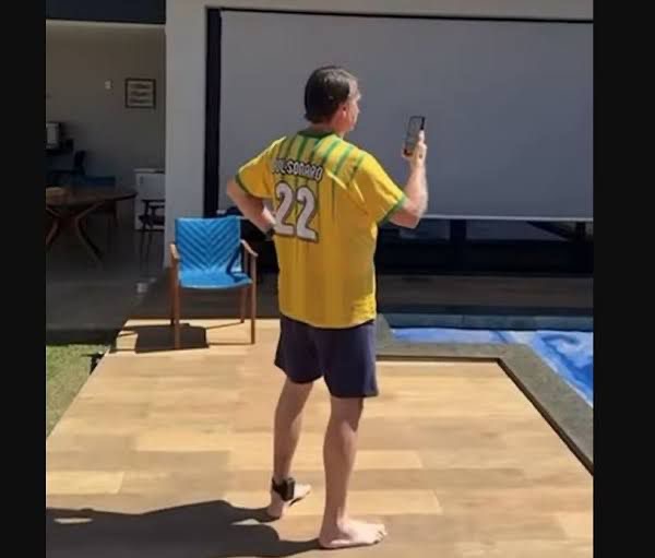 Defesa de Bolsonaro recorre contra prisão domiciliar e pede que decisão de Moraes seja submetida com ‘urgência’ ao plenário do STF