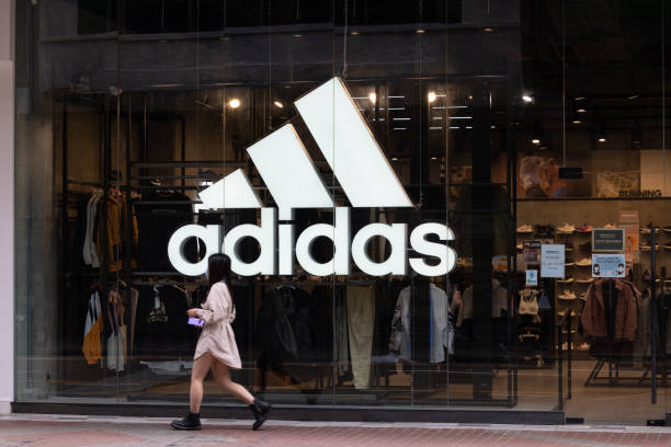 Loja da Adidas e shopping em Brasília são condenados a indenizar cliente picado por escorpião
