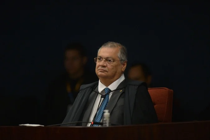 Dino dá prazo de 15 dias para AGU e TCU apresentarem cronograma de análise das emendas PIX