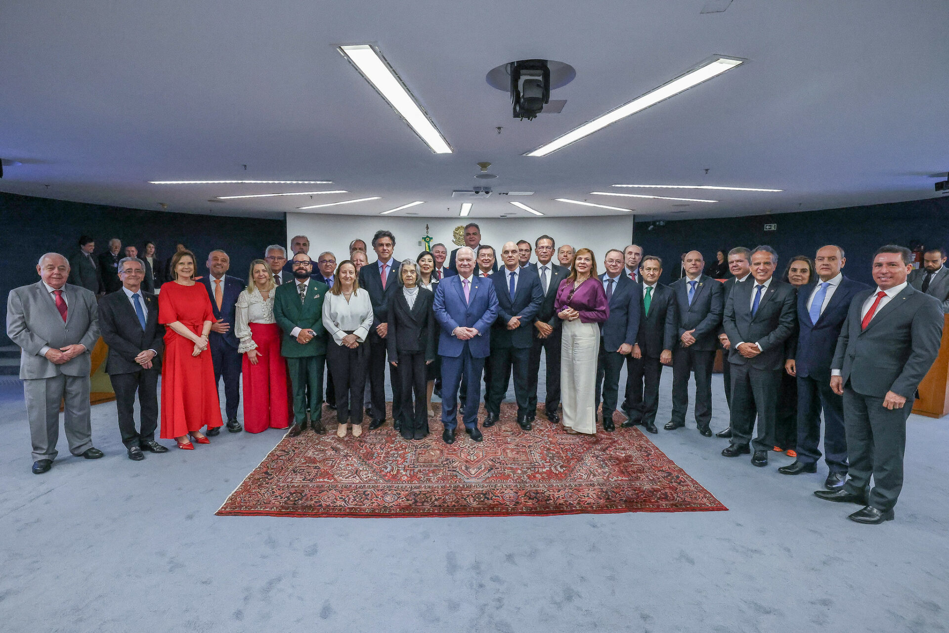 Em primeira dia de gestão na presidência do STF, Fachin recebe presidentes de tribunais de todo o país e reforça compromisso com diálogo