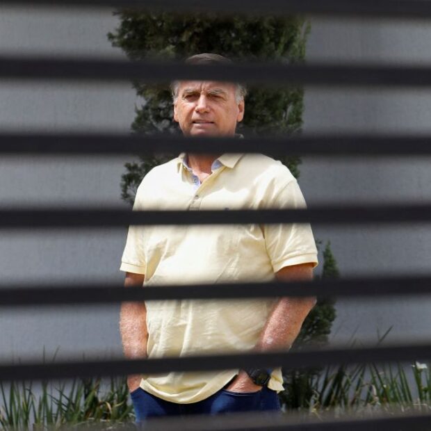 Bolsonaro discorda de votos de Moraes e Dino, mas respeitará decisão do STF, diz defesa