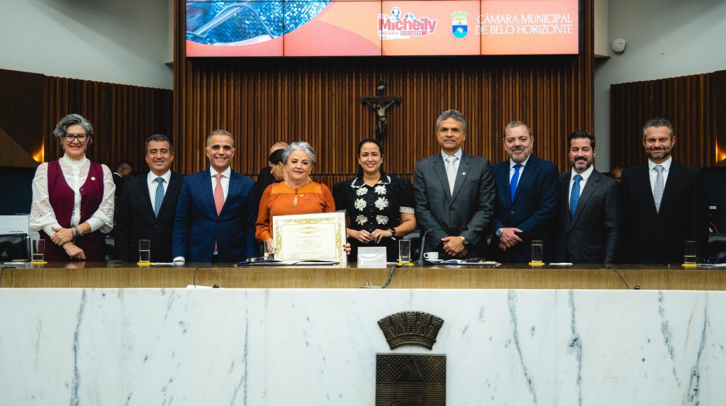 Presidente da CAAMG Ângela Botelho recebe título de cidadania honorária de Belo Horizonte