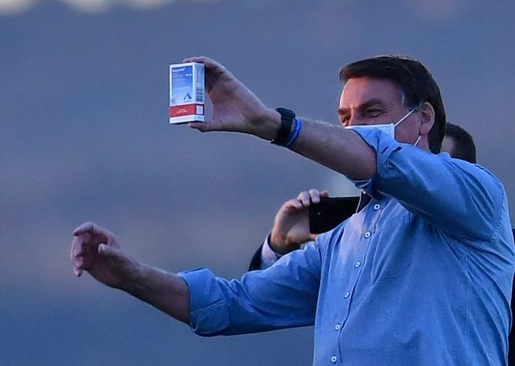 Ministro Dino determina que PF investigue conduta de Bolsonaro durante pandemia