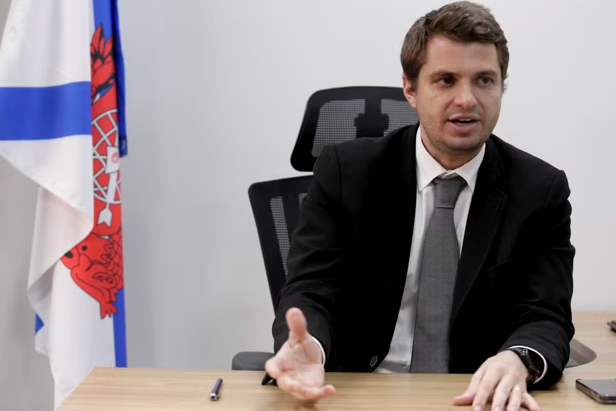 Justiça do RJ suspende 'Emenda Carnevale' que proibia delegados em comandos ostensivos