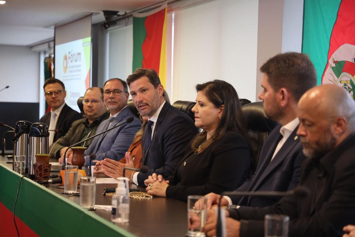 Presidido pela OAB-RS, Fórum dos Conselhos e Ordens das Profissões Regulamentadas do RS é constituído como pessoa jurídica