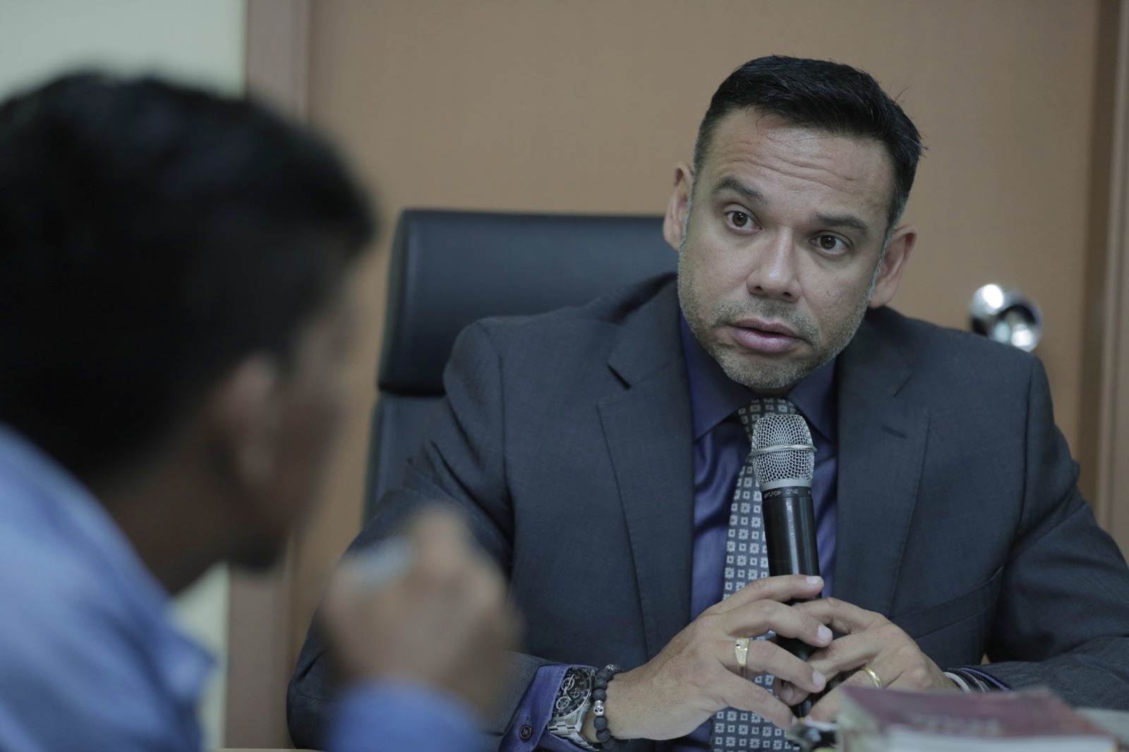 CNJ aplica pena de disponibilidade por 30 dias a juiz do TJ-AM por violação de deveres funcionais