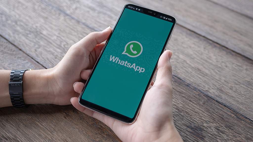 Juiz condena homem por calúnia e difamação contra sua ex-advogada em grupo de WhatsApp