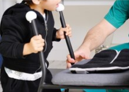 TJ-MT barra cobrança extra de operadora de plano de saúde em tratamento vital de criança com paralisia cerebral