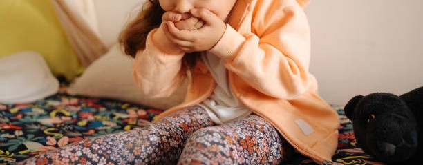 Justiça mantém condenação de escola e professora por obrigar aluno de 7 anos a limpar o próprio vômito