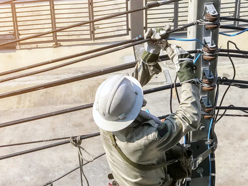 Justiça condena Enel a pagar R$ 500 mil em danos morais coletivos por morte de trabalhador durante serviço