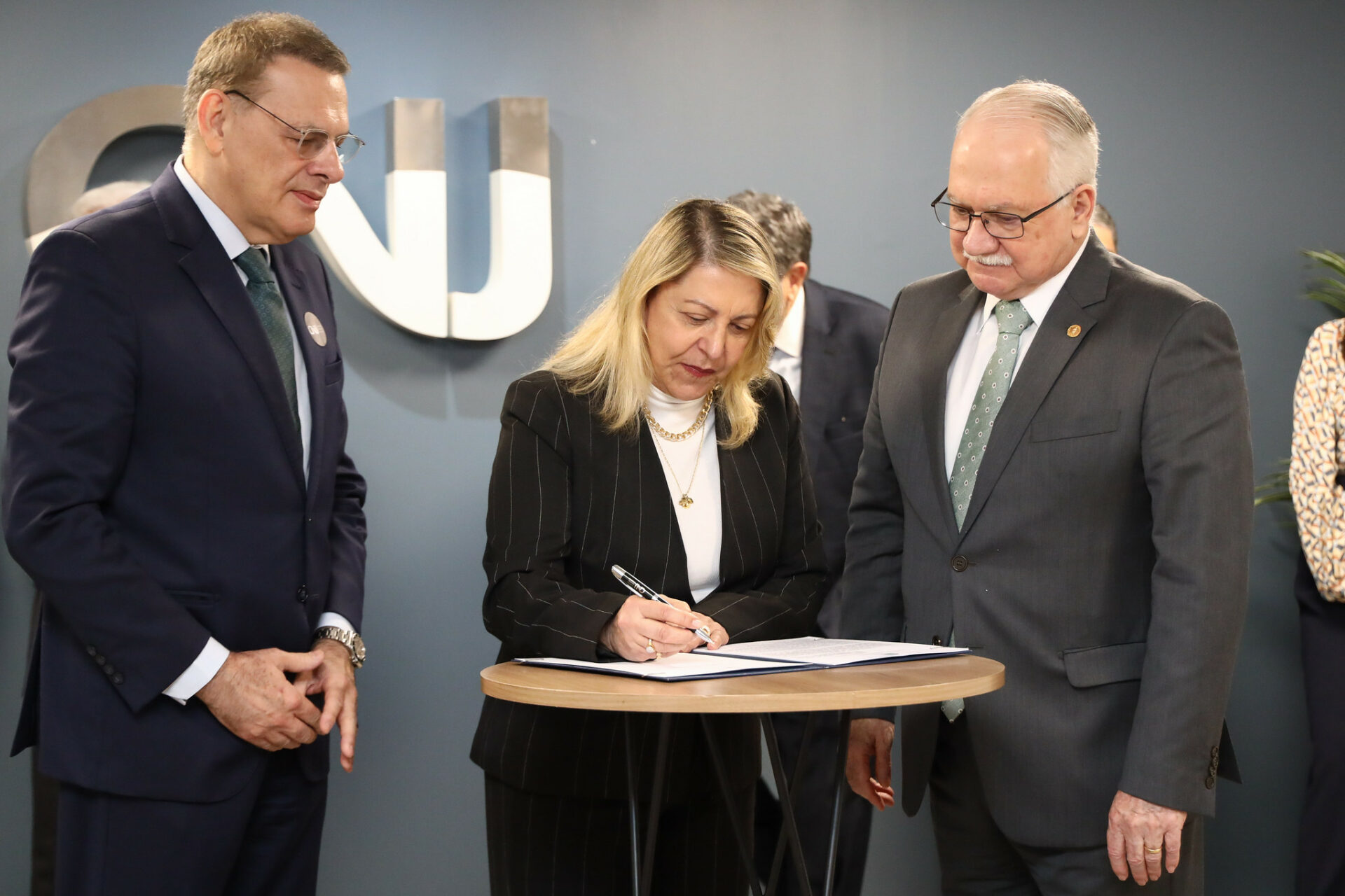 CNJ e Consepre firmam acordo para ampliar uso de medida protetiva eletrônica no país