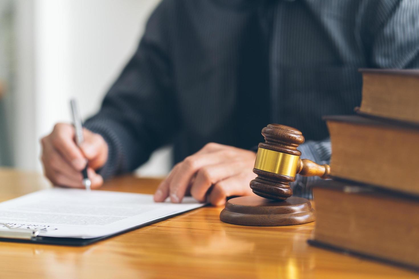 Justiça suspende penhora após juiz rejeitar recurso por troca de nome em guia de pagamento